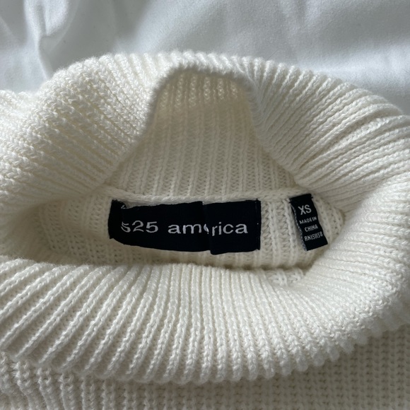 525 America Tulip Sleeve Turtleneck White - Picture 3 of 6